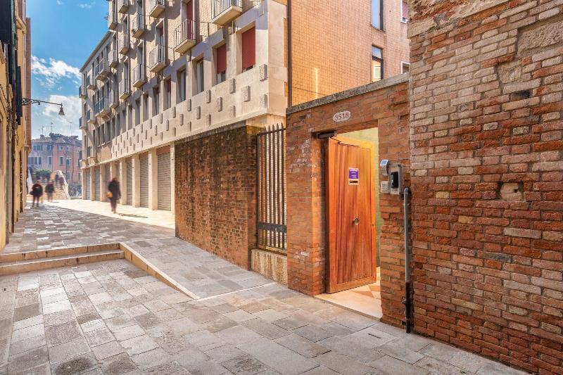 B And B Casanova Ai Tolentini Venice Exterior photo