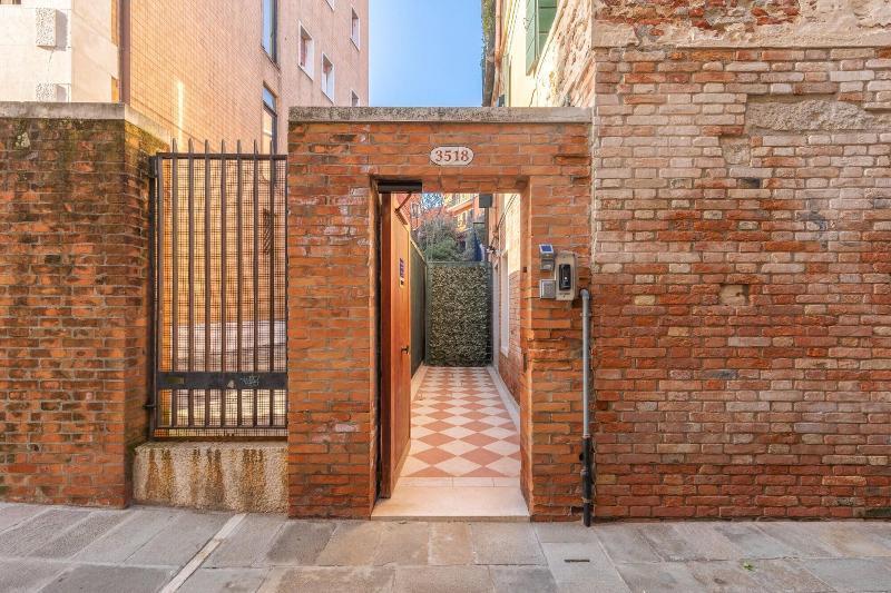 B And B Casanova Ai Tolentini Venice Exterior photo